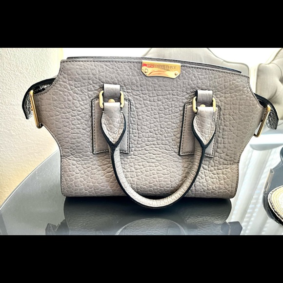 Two handles medium clutch Burburry bag almost new - Picture 8 of 12